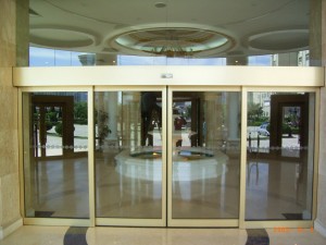 Garantías en puertas de cristal automáticas en Toledo
